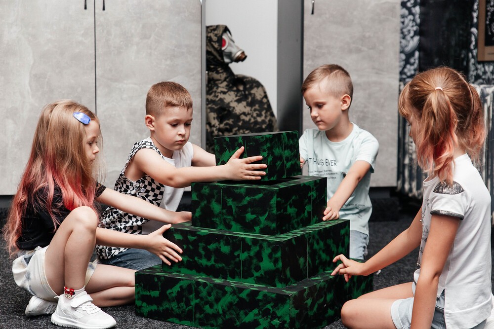 LET ME OUT ESCAPE ROOM, questy Lublin, questy dla uczniów, impreza Lublin