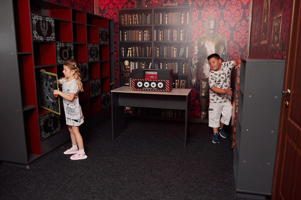 Urodziny Lublin, escape room Lublin, LET ME OUT ESCAPE ROOM